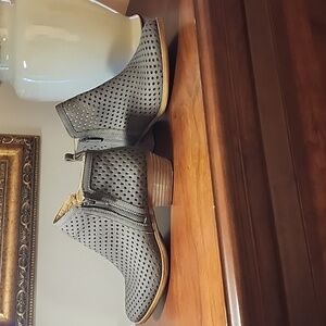 Lucky Brand Women's Basel Ankle Boots